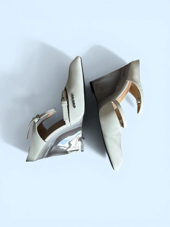 Gucci White Patent Leather Pointed-Toe Sandals with Lucite Wedge - Picture 2 of 5